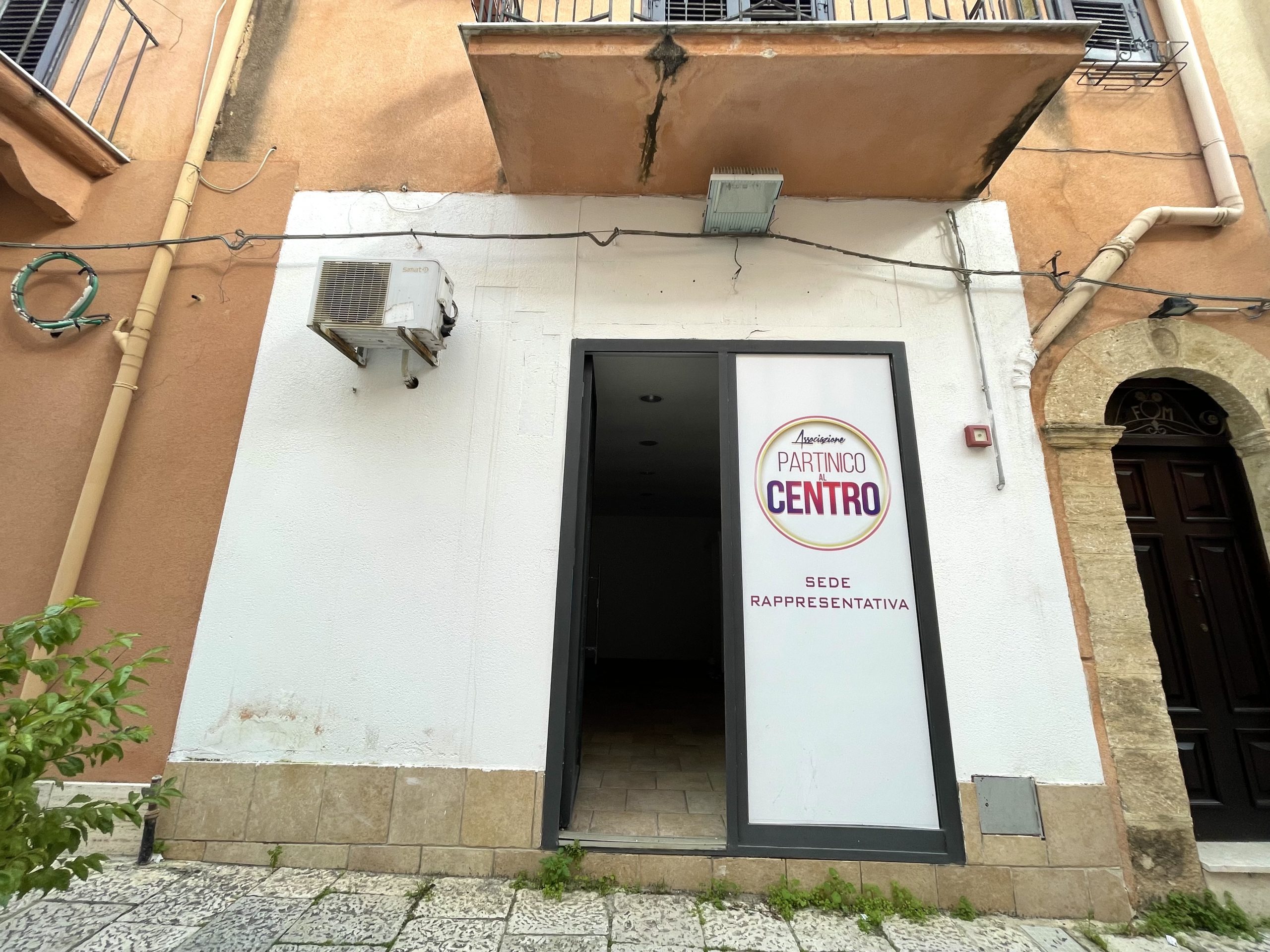 Locale commerciale in affitto a Partinico, Via F.sco Crispi