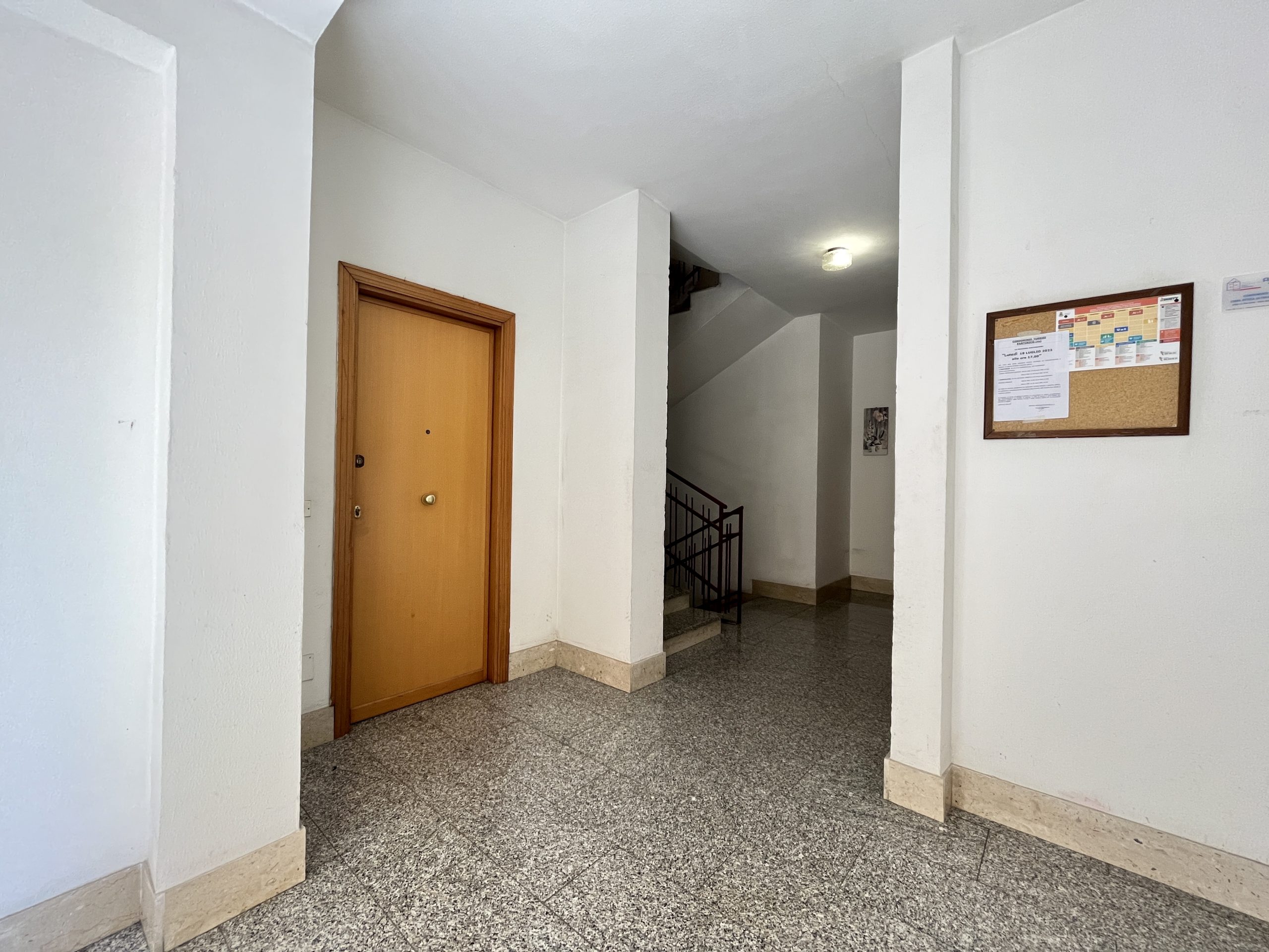 Appartamento con box in vendita a Partinico, Via Santi Savarino