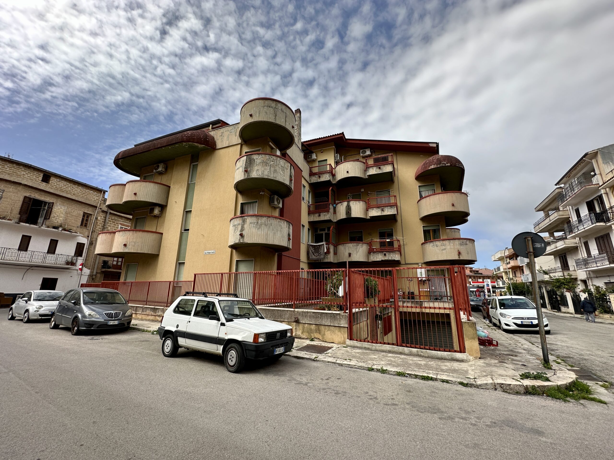 Appartamento con box in vendita a Partinico, Largo Ascone
