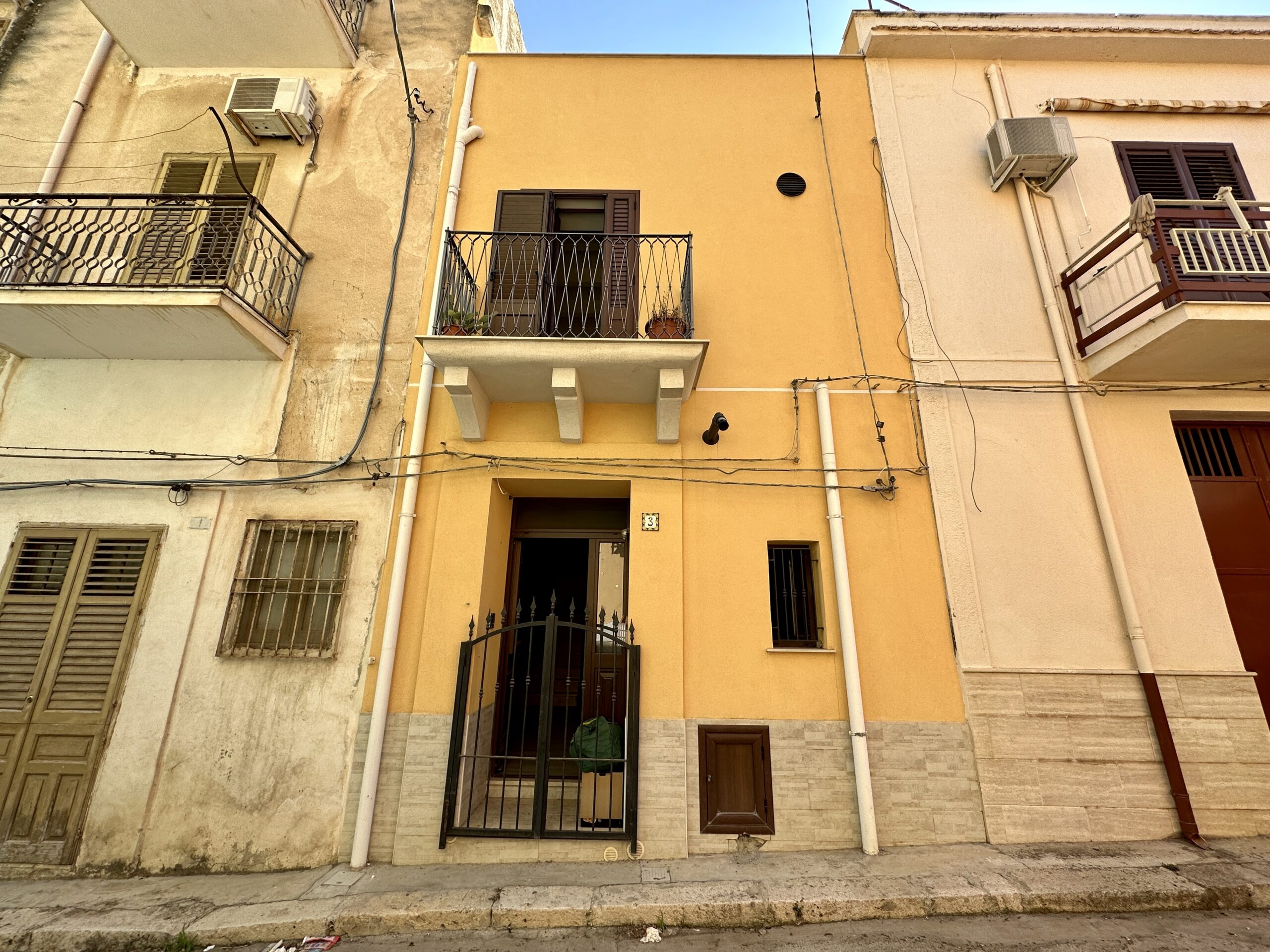 Casa indipendente con ascensore in vendita a Partinico, Via Galileo Galilei