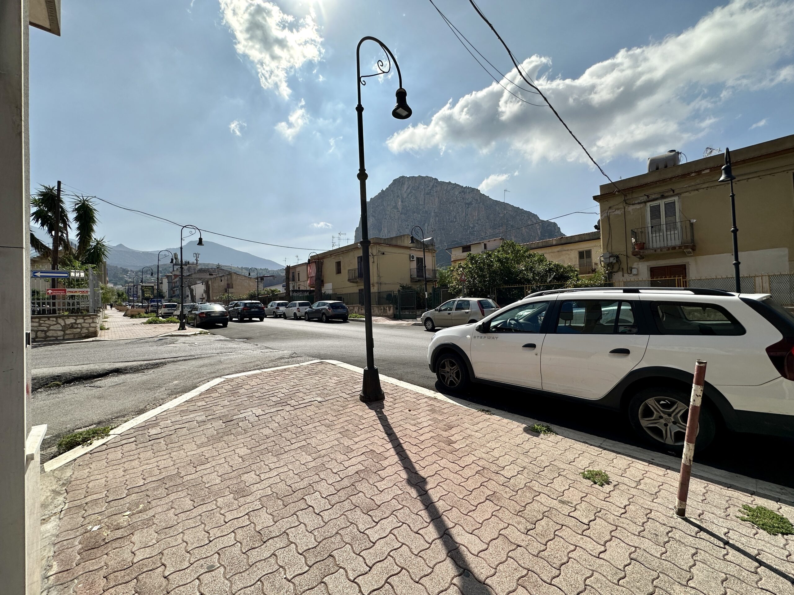 Locale commerciale a Partinico, Viale Aldo Moro 45