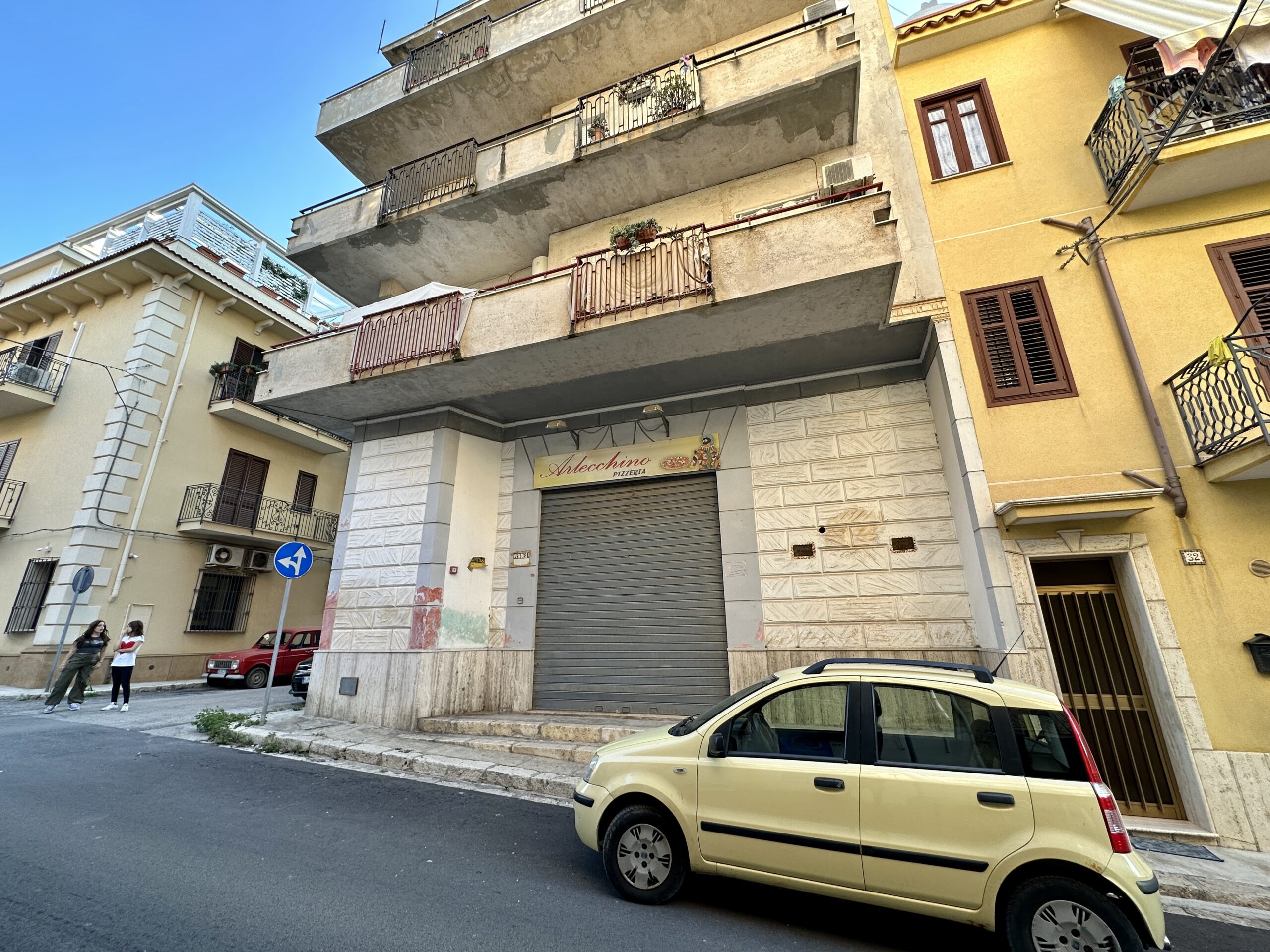 Locale commerciale in vendita a Partinico, Via Pietro Mascagni
