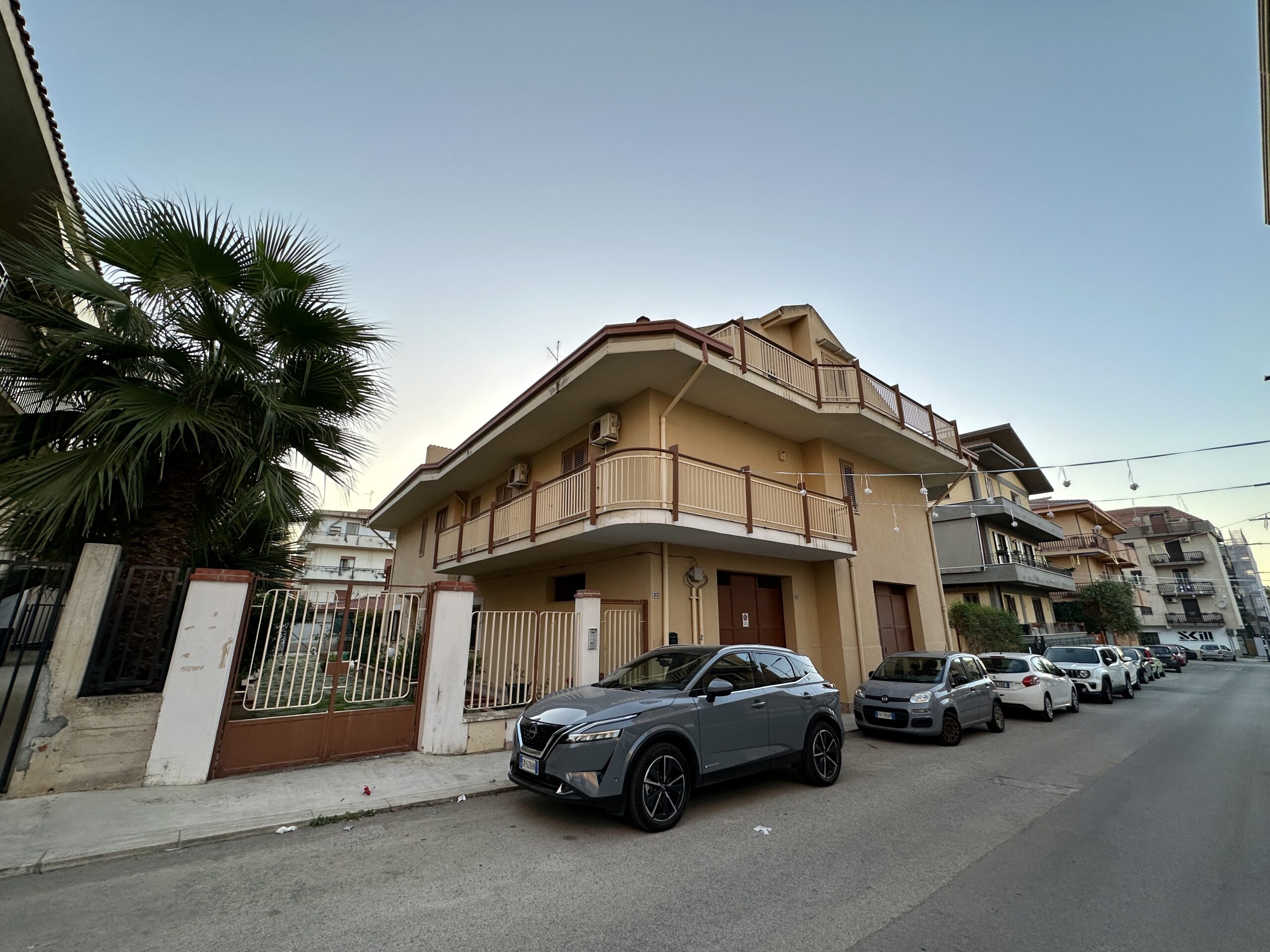 Appartamento con mansarda in vendita a Partinico, Via Edmondo De Amicis