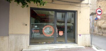 Locale commerciale in affitto a Partinico, Via Sebastiano La Franca