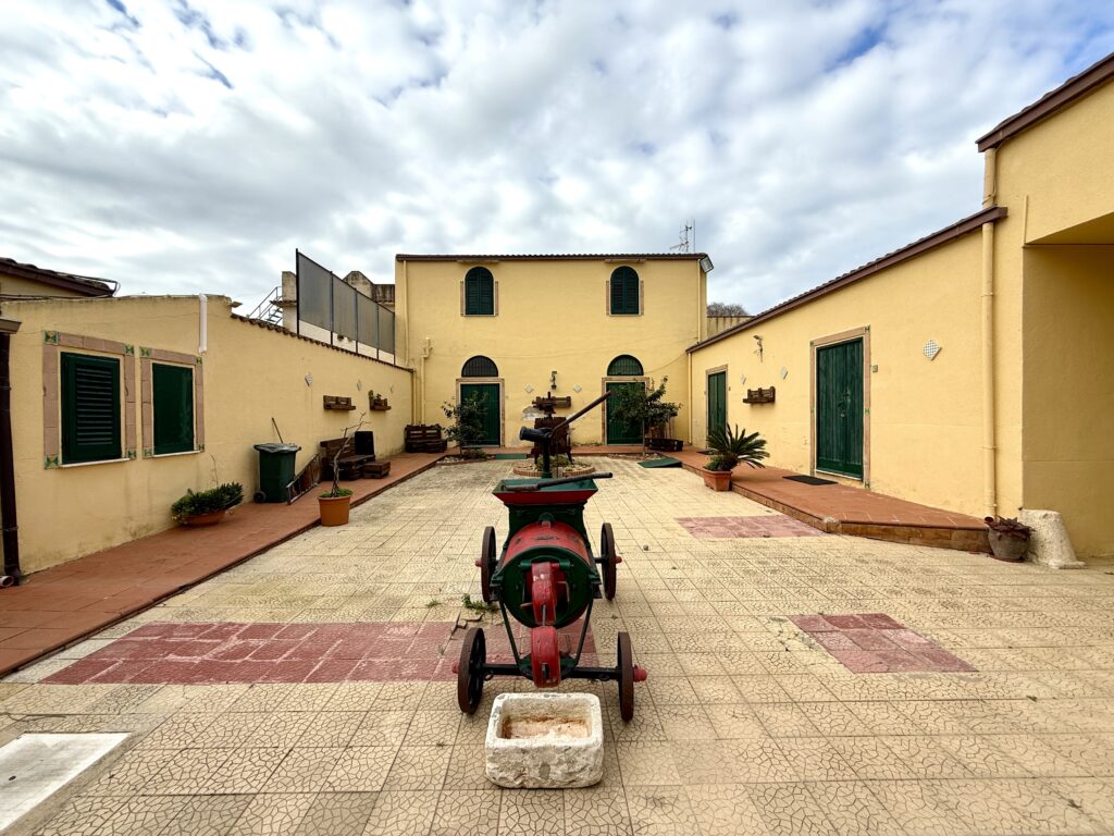 Agriturismo in vendita a Partinico, Contrada Bellavilla